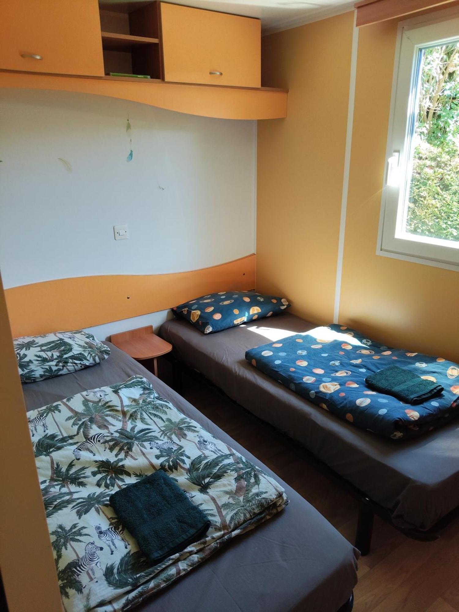 פואה Mobil Home For Chilling Out Camping Park *** מראה חיצוני תמונה